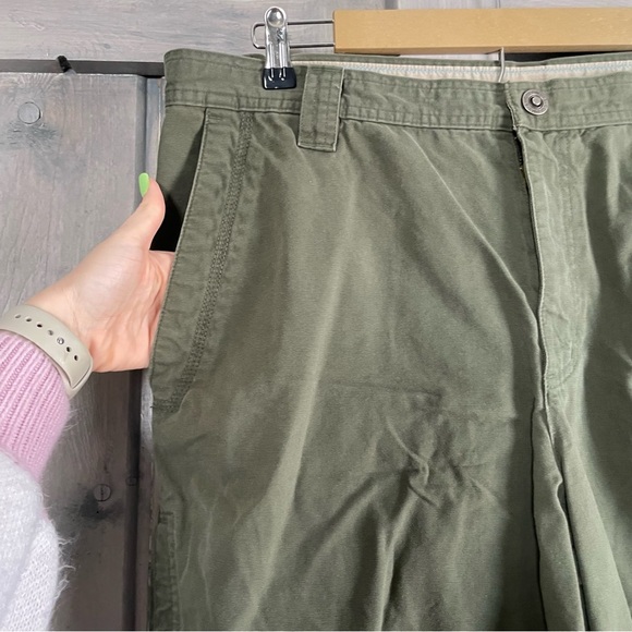 Columbia Men’s Olive Green Cargo Short Size 38 L 9‎ 100% cotton Omni-shield - Picture 3 of 9